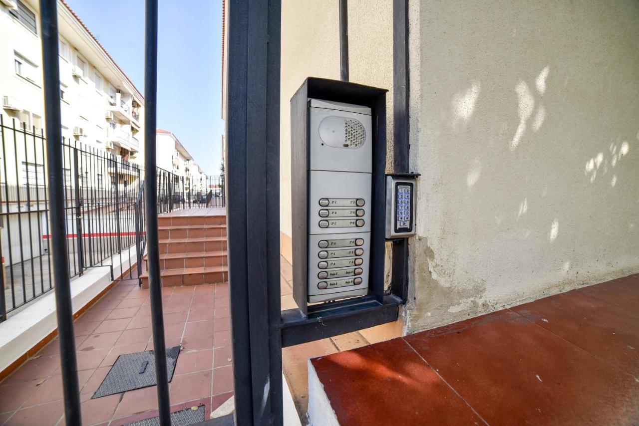Amplio Con Parking, Club Y Piscina Junto A Sevilla *