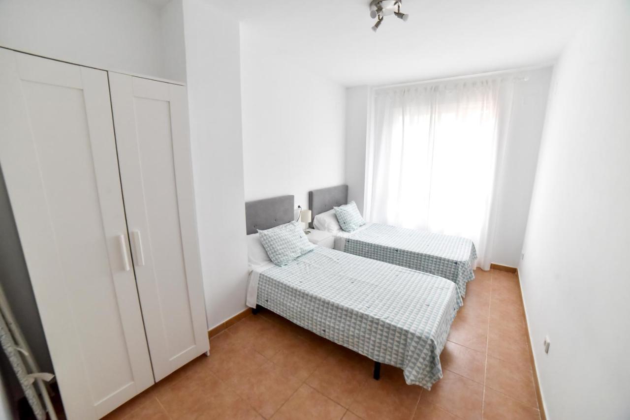 Amplio Con Parking, Club Y Piscina Junto A Sevilla Apartment *