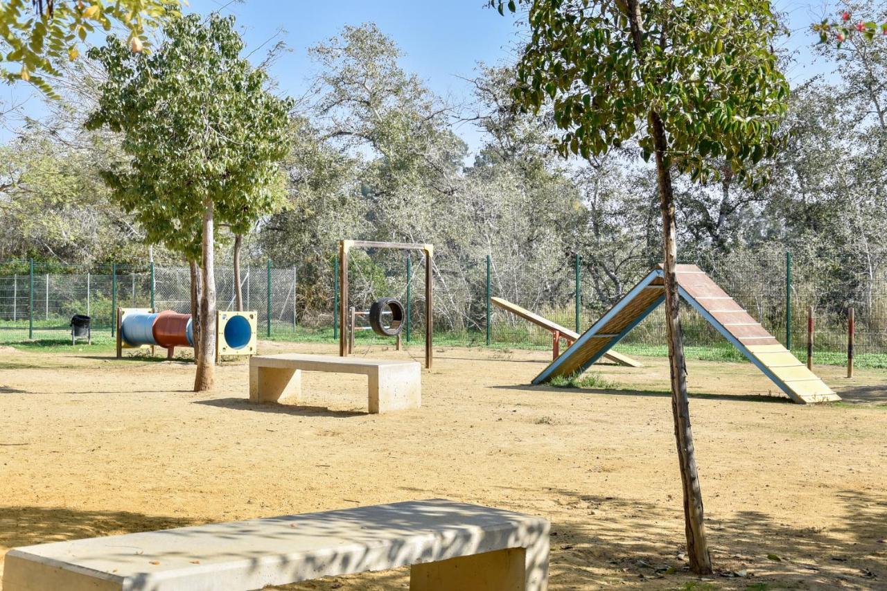 Amplio Con Parking, Club Y Piscina Junto A Sevilla Apartment