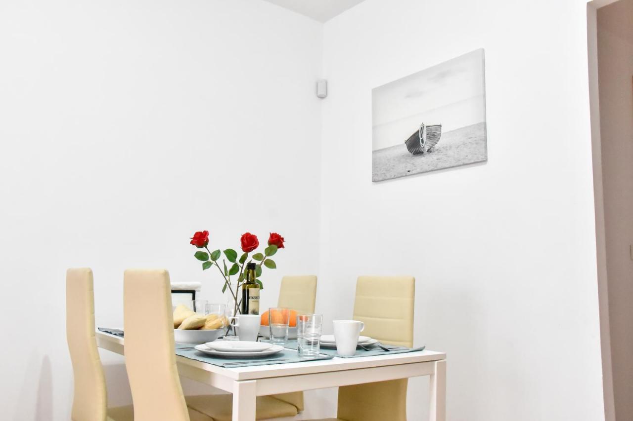 Apartment Amplio Con Parking, Club Y Piscina Junto A Sevilla *