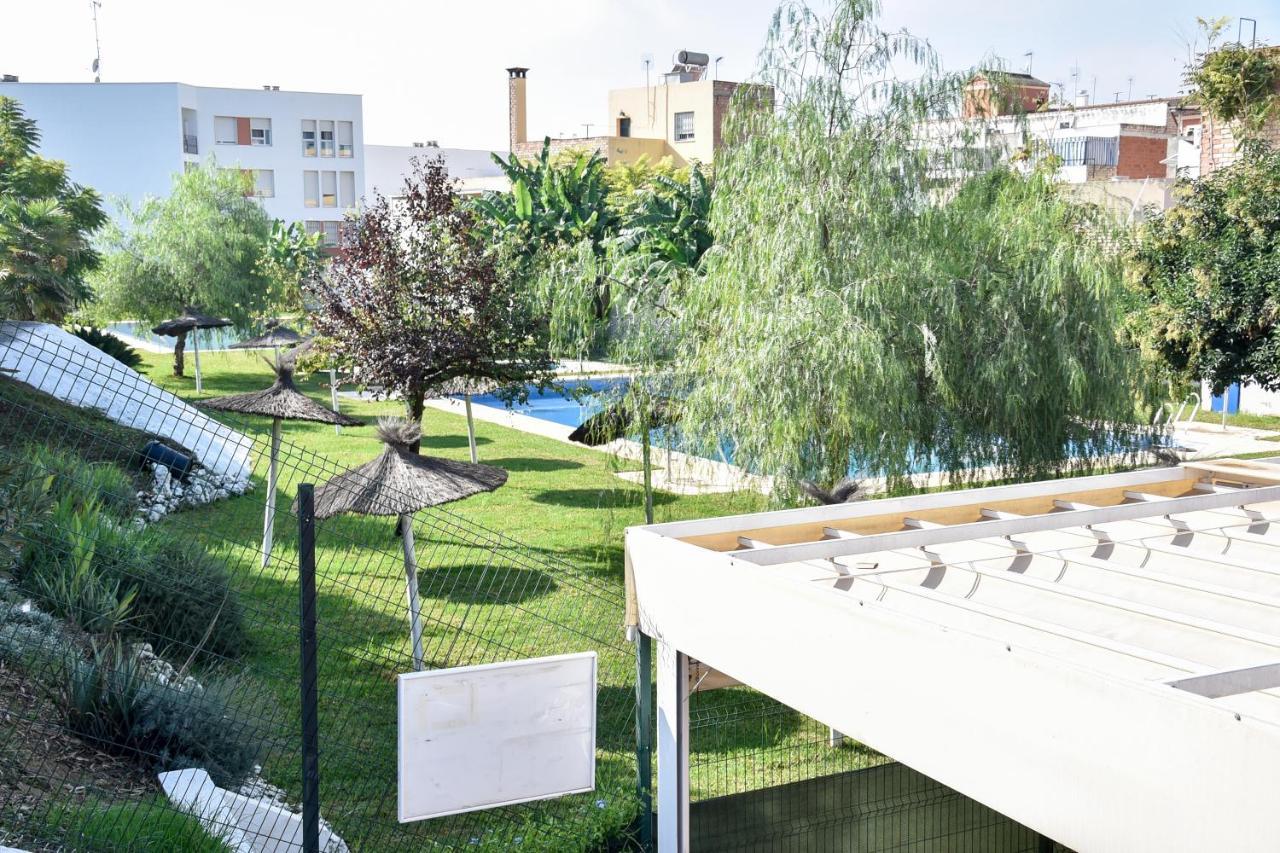 Apartment Amplio Con Parking, Club Y Piscina Junto A Sevilla