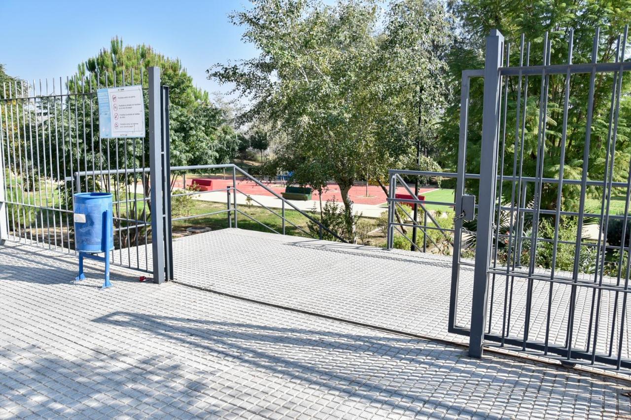Amplio Con Parking, Club Y Piscina Junto A Sevilla